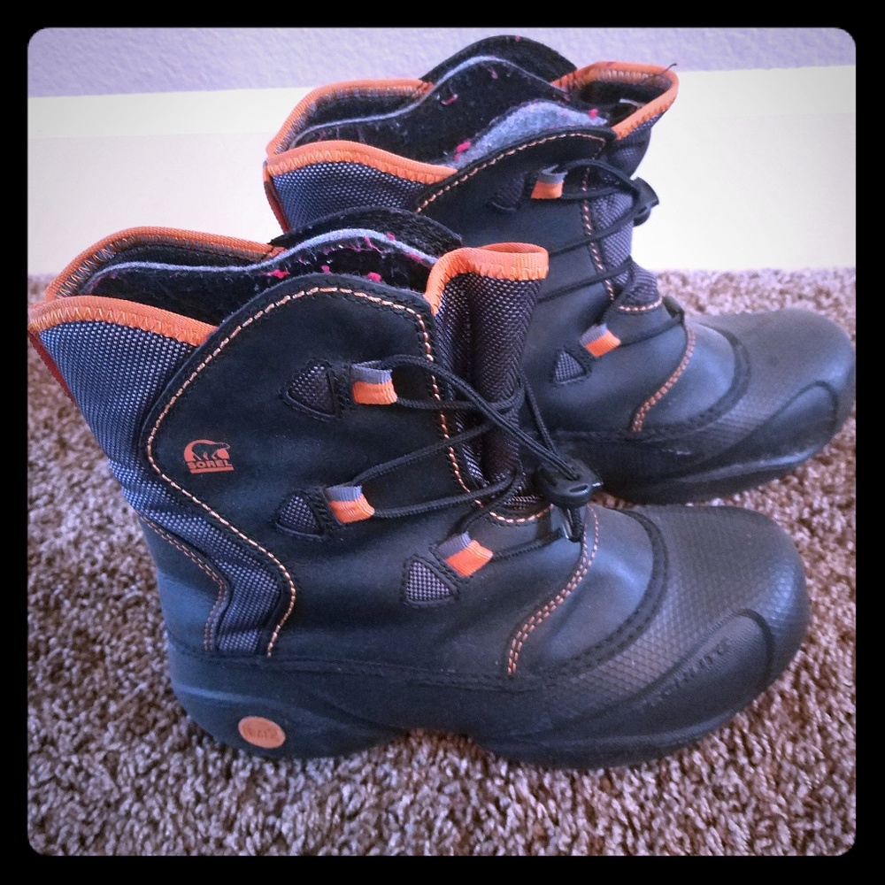 ***sold***Sorel boys snow boots